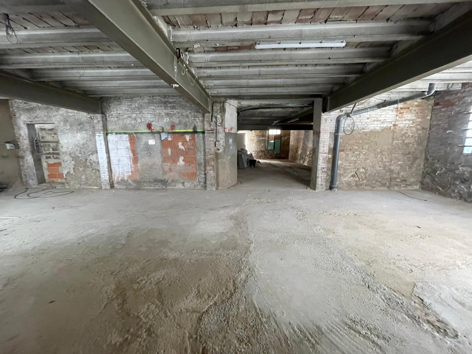 ALMACÉN / LOCAL DE 162 m² EN LA ZONA DEL REC DE IGUALADA