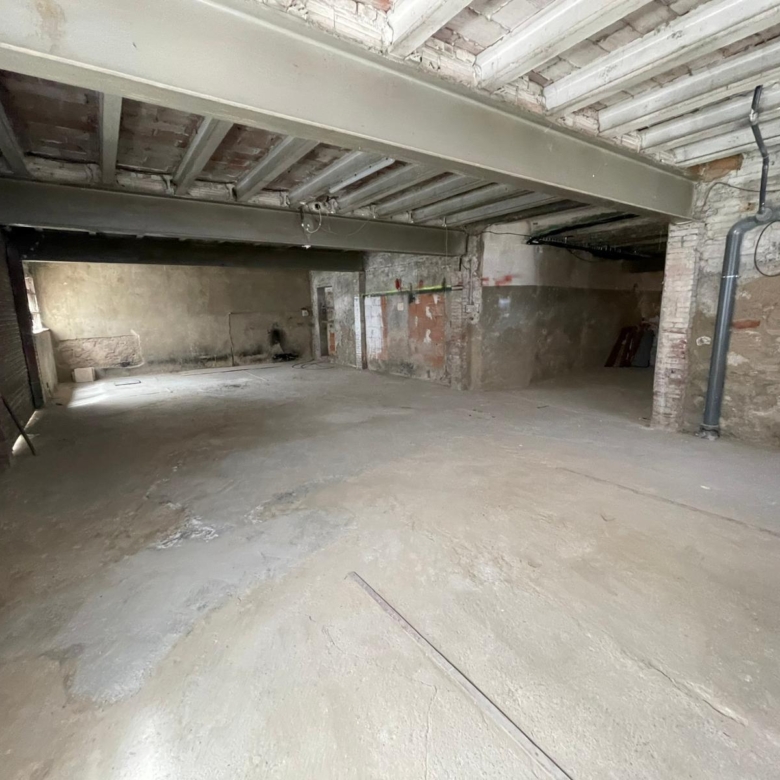 ALMACÉN / LOCAL DE 162 m² EN LA ZONA DEL REC DE IGUALADA