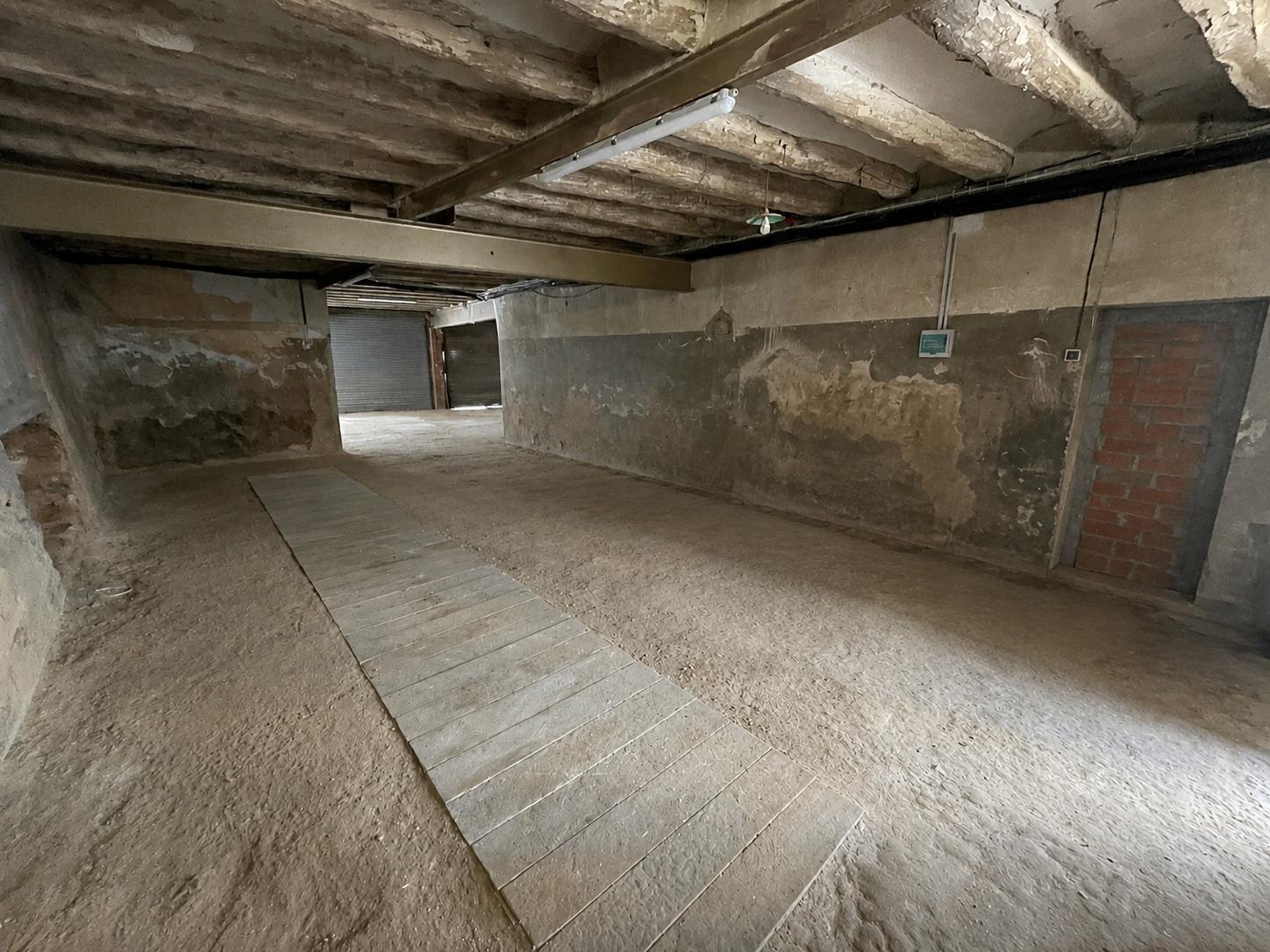 ALMACÉN / LOCAL DE 162 m² EN LA ZONA DEL REC DE IGUALADA