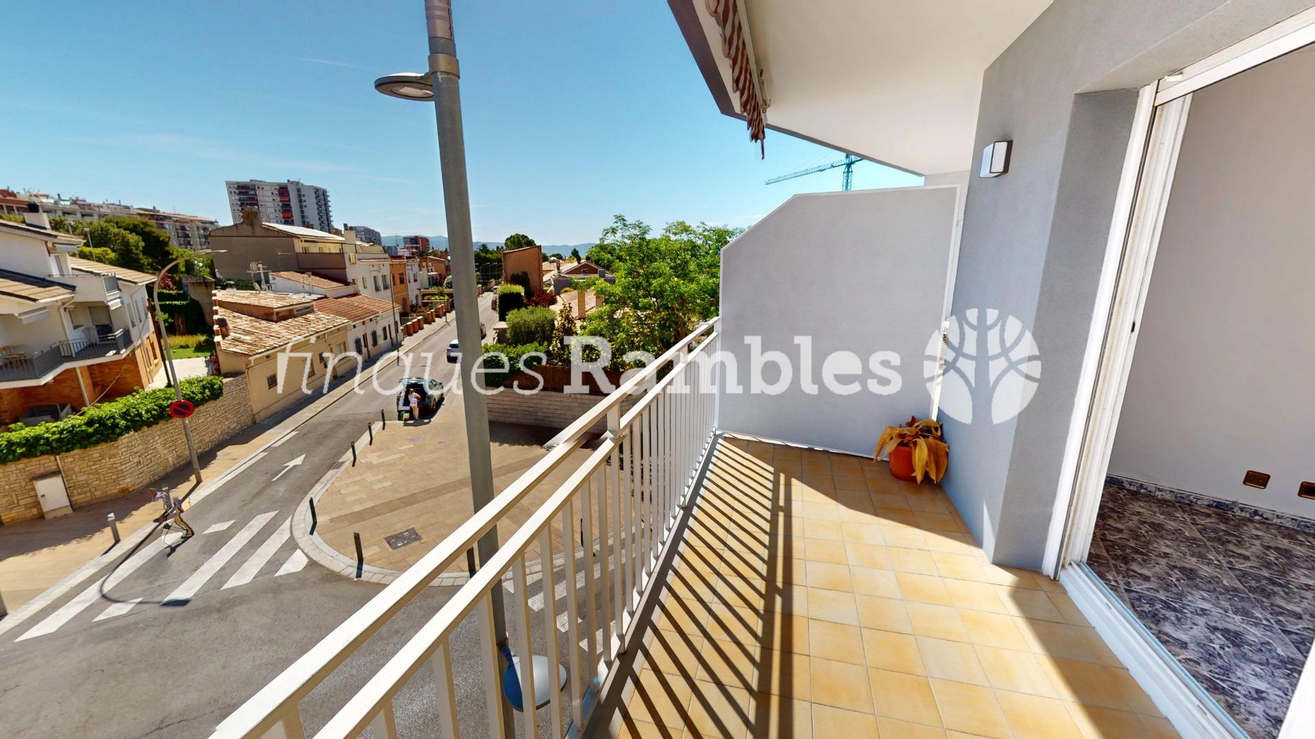 Oportunitat a Set Camins amb pàrquing i ascensor