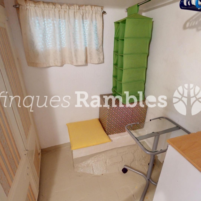 CASA AMB 3 PISOS AL CENTRE D’IGUALADA