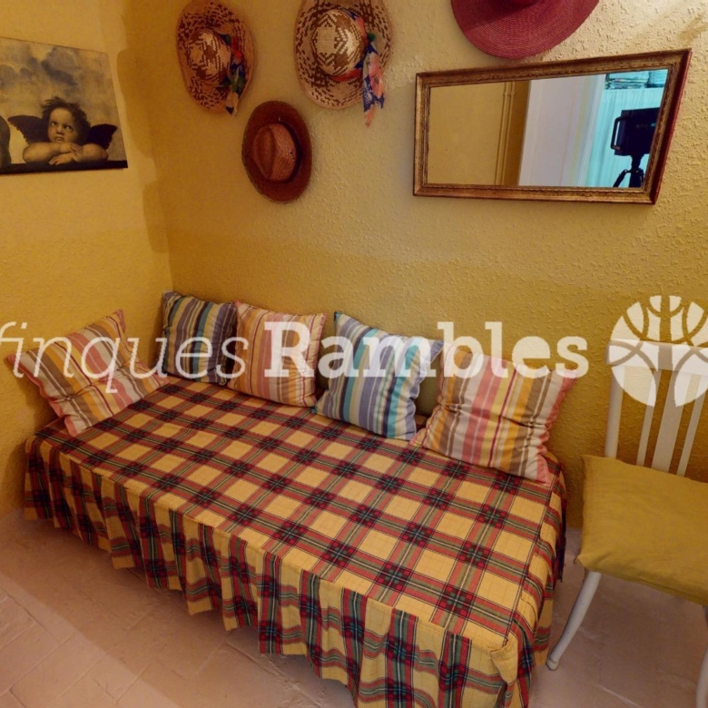 CASA AMB 3 PISOS AL CENTRE D’IGUALADA
