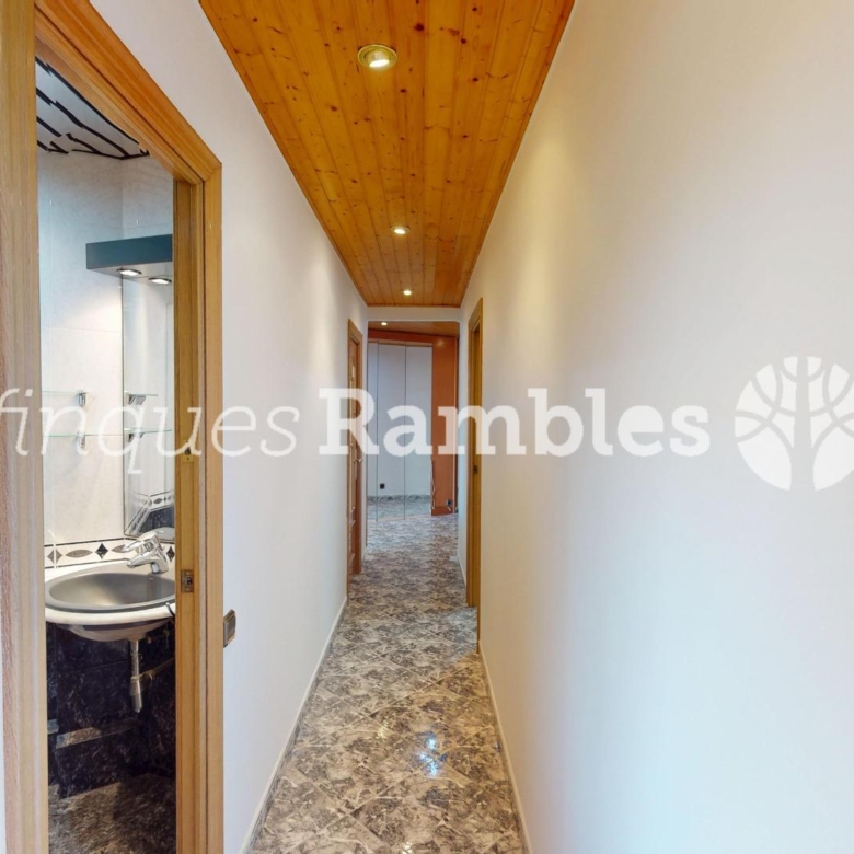 Oportunitat a Set Camins amb pàrquing i ascensor