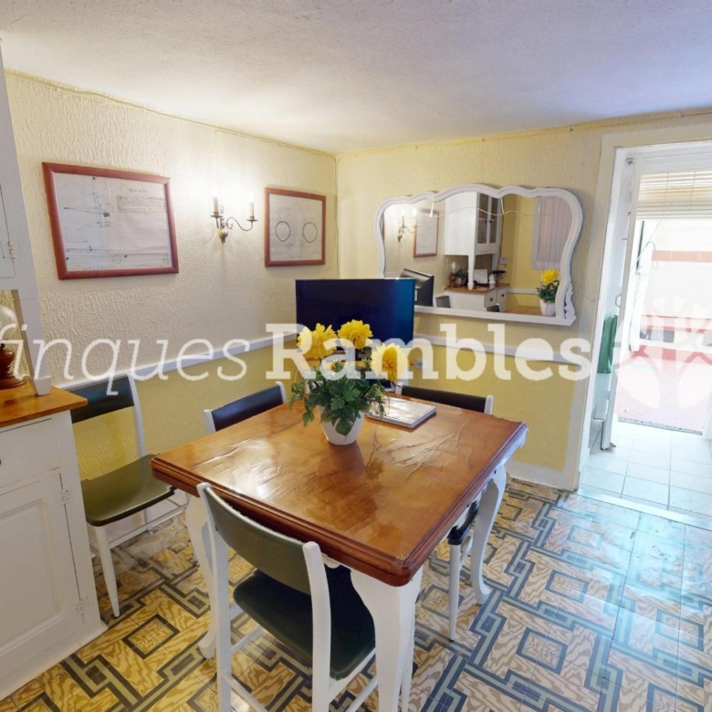 CASA AMB 3 PISOS AL CENTRE D’IGUALADA