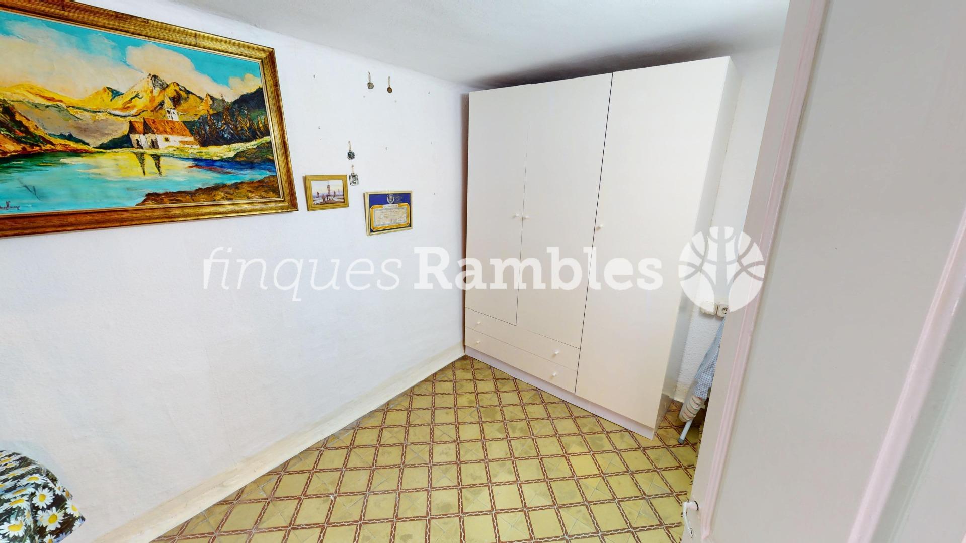 CASA AMB 3 PISOS AL CENTRE D’IGUALADA – 17 CASA AMB 3 PISOS AL CENTRE D’IGUALADA