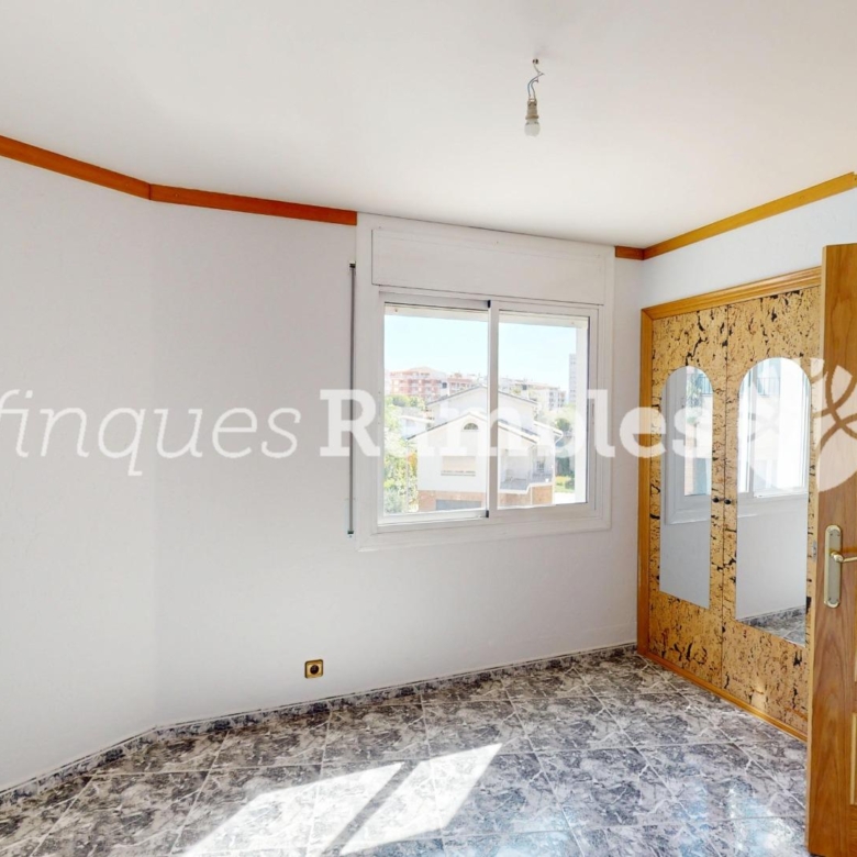 Oportunitat a Set Camins amb pàrquing i ascensor