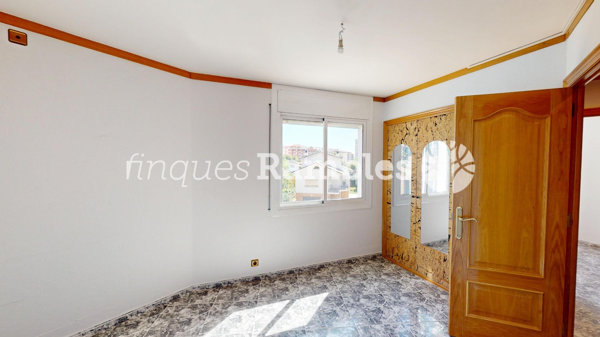 Oportunitat a Set Camins amb pàrquing i ascensor