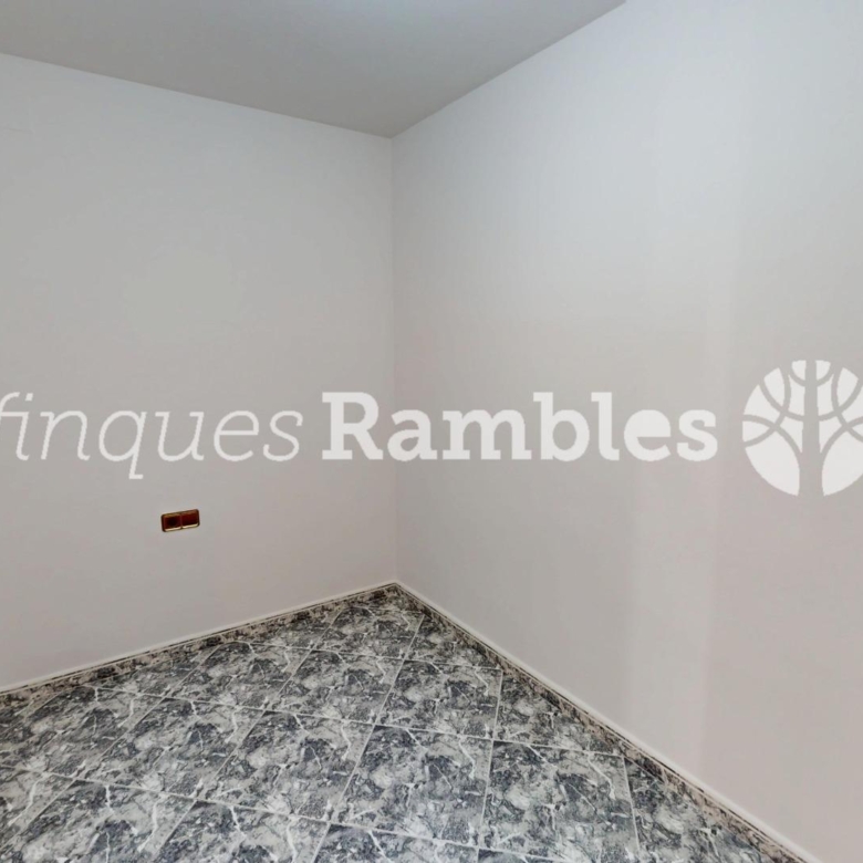 Oportunitat a Set Camins amb pàrquing i ascensor