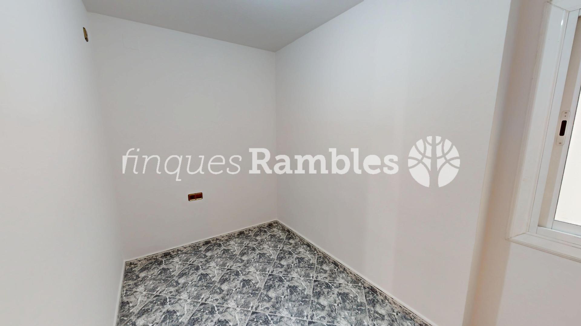 Oportunitat a Set Camins amb pàrquing i ascensor