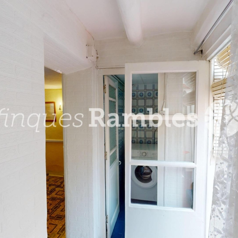 CASA AMB 3 PISOS AL CENTRE D’IGUALADA