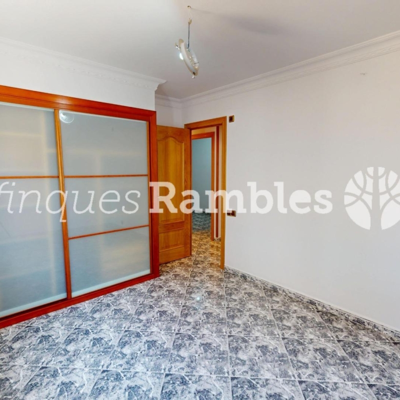 Oportunitat a Set Camins amb pàrquing i ascensor