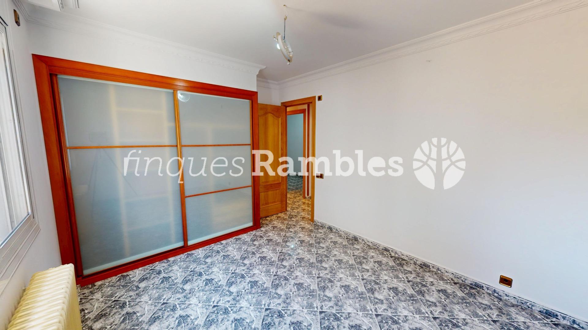 Oportunitat a Set Camins amb pàrquing i ascensor