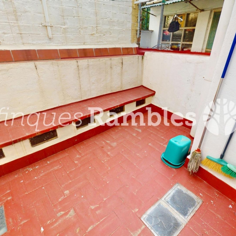 CASA AMB 3 PISOS AL CENTRE D’IGUALADA