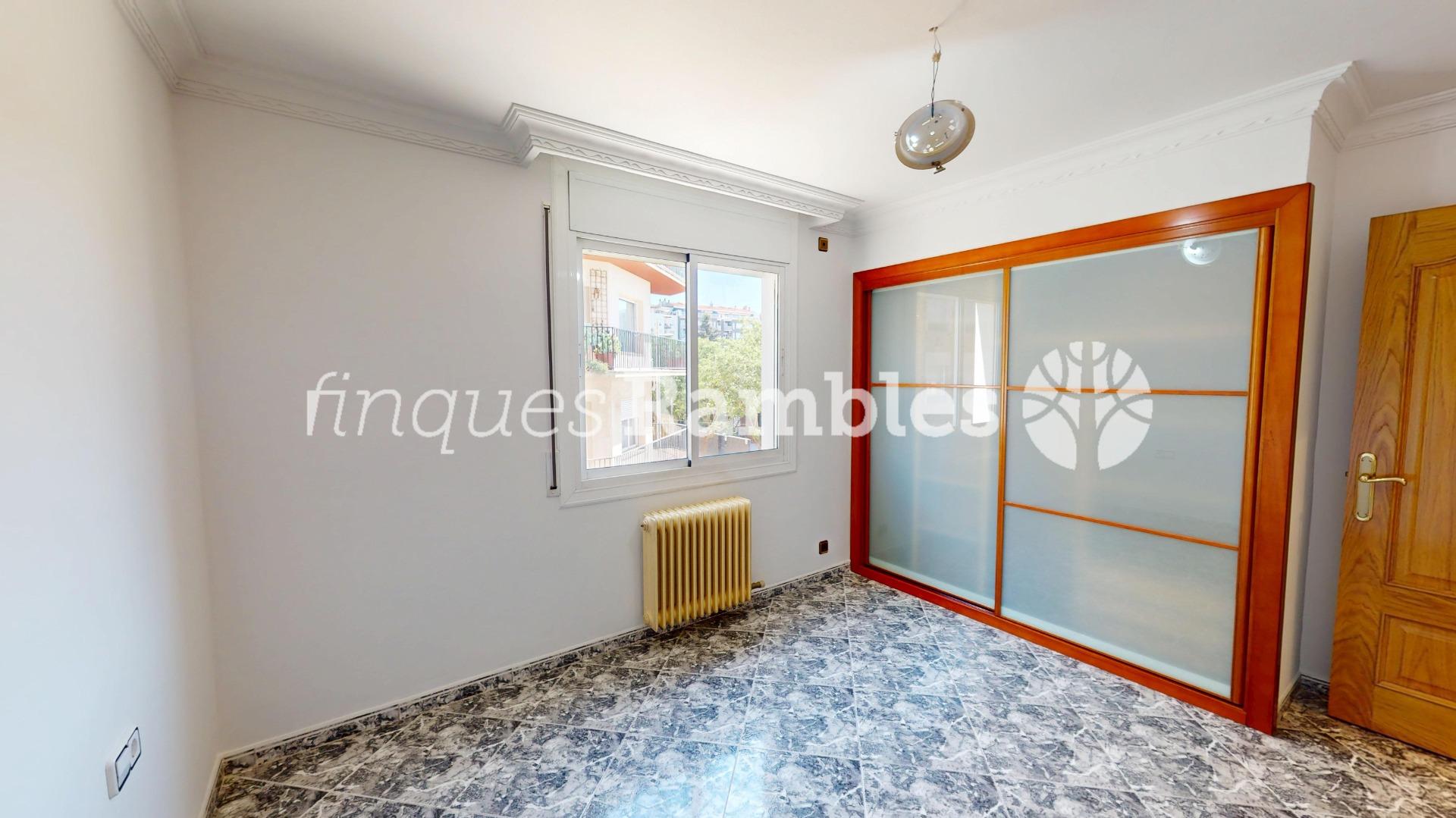 Oportunitat a Set Camins amb pàrquing i ascensor