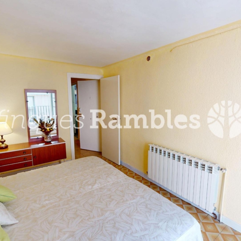CASA AMB 3 PISOS AL CENTRE D’IGUALADA