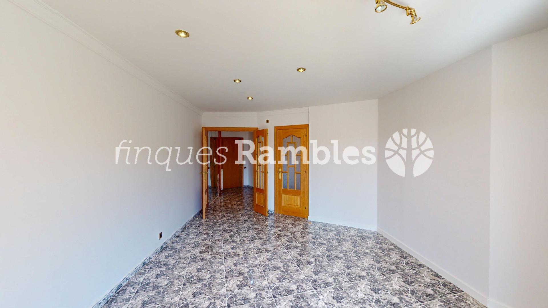 Oportunitat a Set Camins amb pàrquing i ascensor