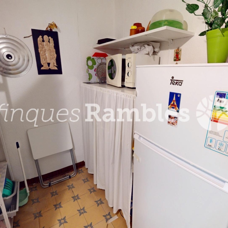 CASA AMB 3 PISOS AL CENTRE D’IGUALADA