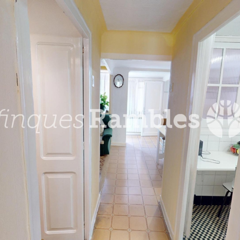 CASA AMB 3 PISOS AL CENTRE D’IGUALADA