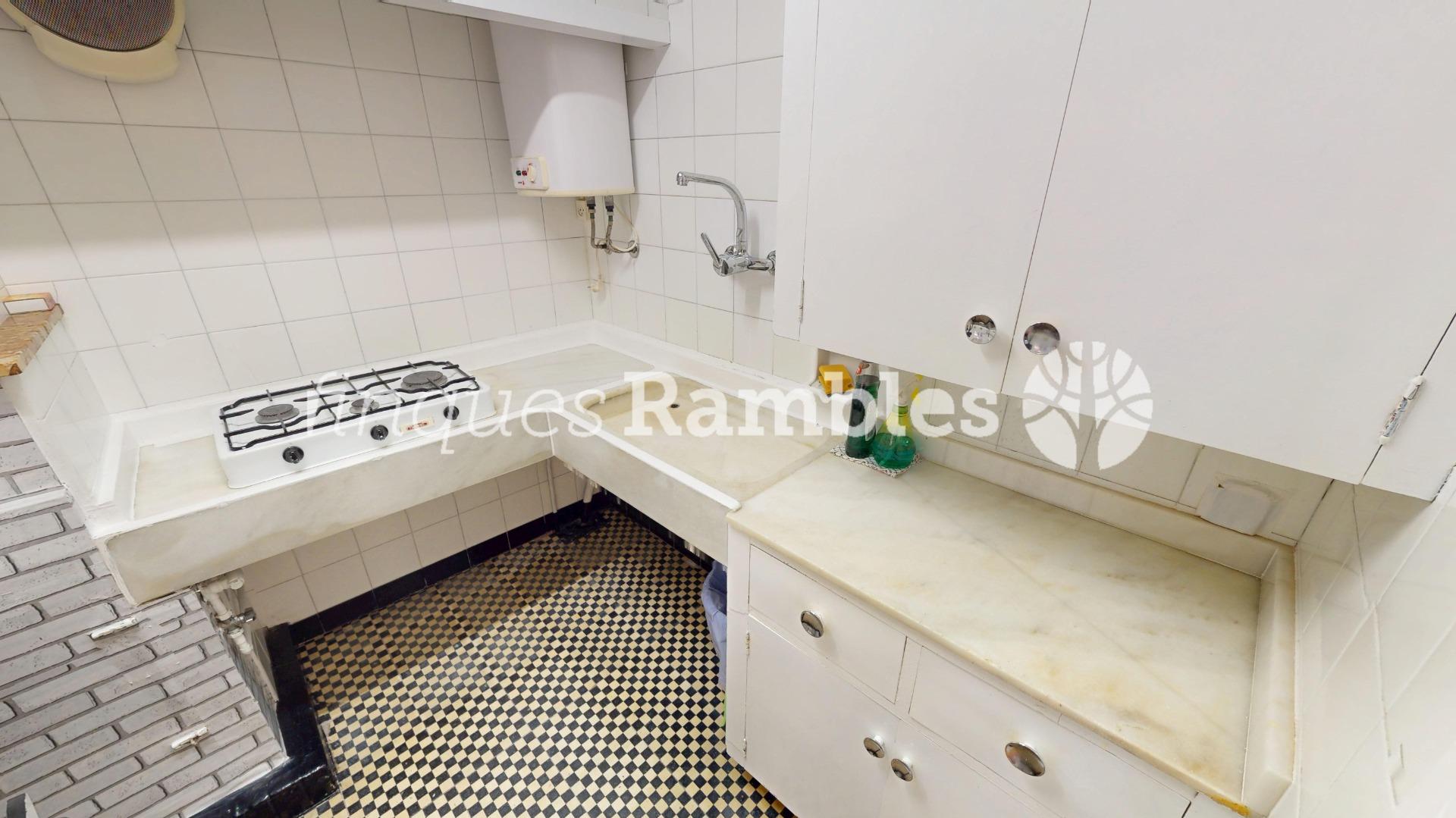 CASA AMB 3 PISOS AL CENTRE D’IGUALADA – 32 CASA AMB 3 PISOS AL CENTRE D’IGUALADA