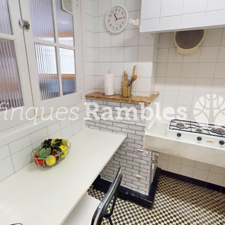 CASA AMB 3 PISOS AL CENTRE D’IGUALADA