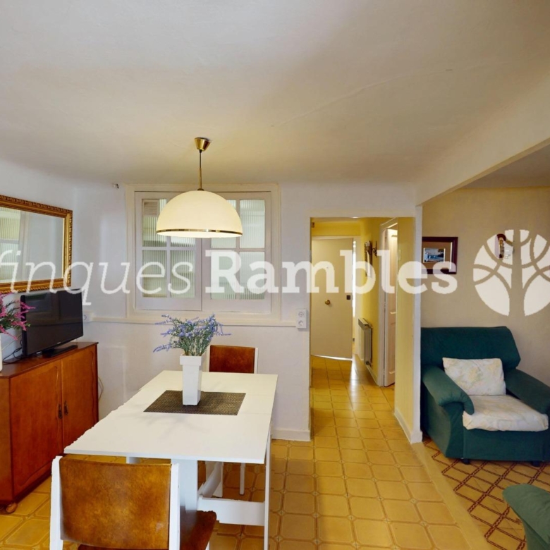CASA AMB 3 PISOS AL CENTRE D’IGUALADA