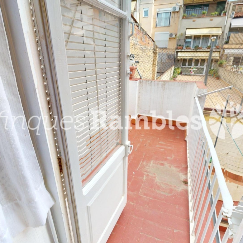 CASA AMB 3 PISOS AL CENTRE D’IGUALADA