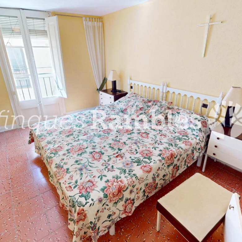 CASA AMB 3 PISOS AL CENTRE D’IGUALADA