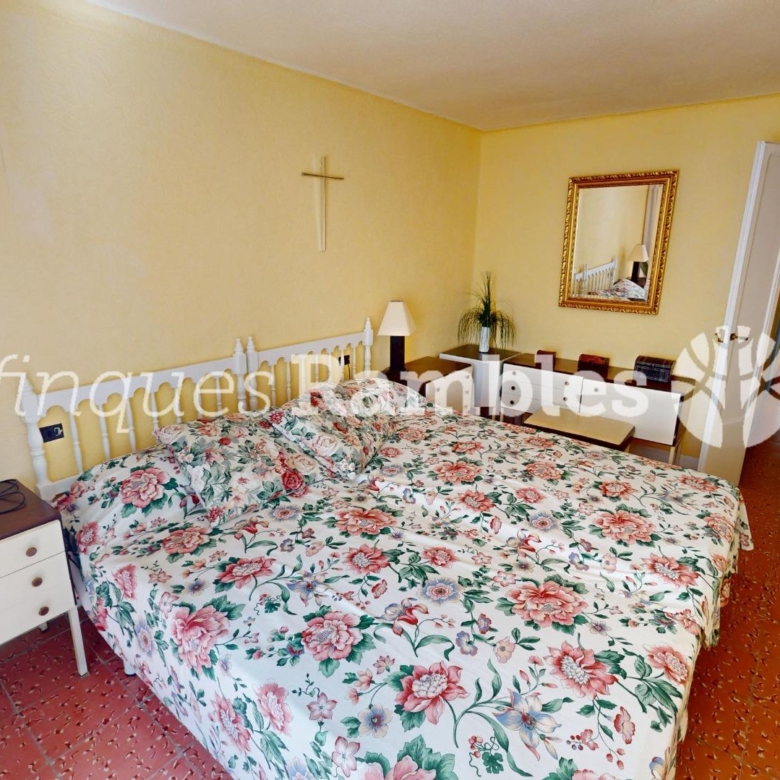 CASA AMB 3 PISOS AL CENTRE D’IGUALADA