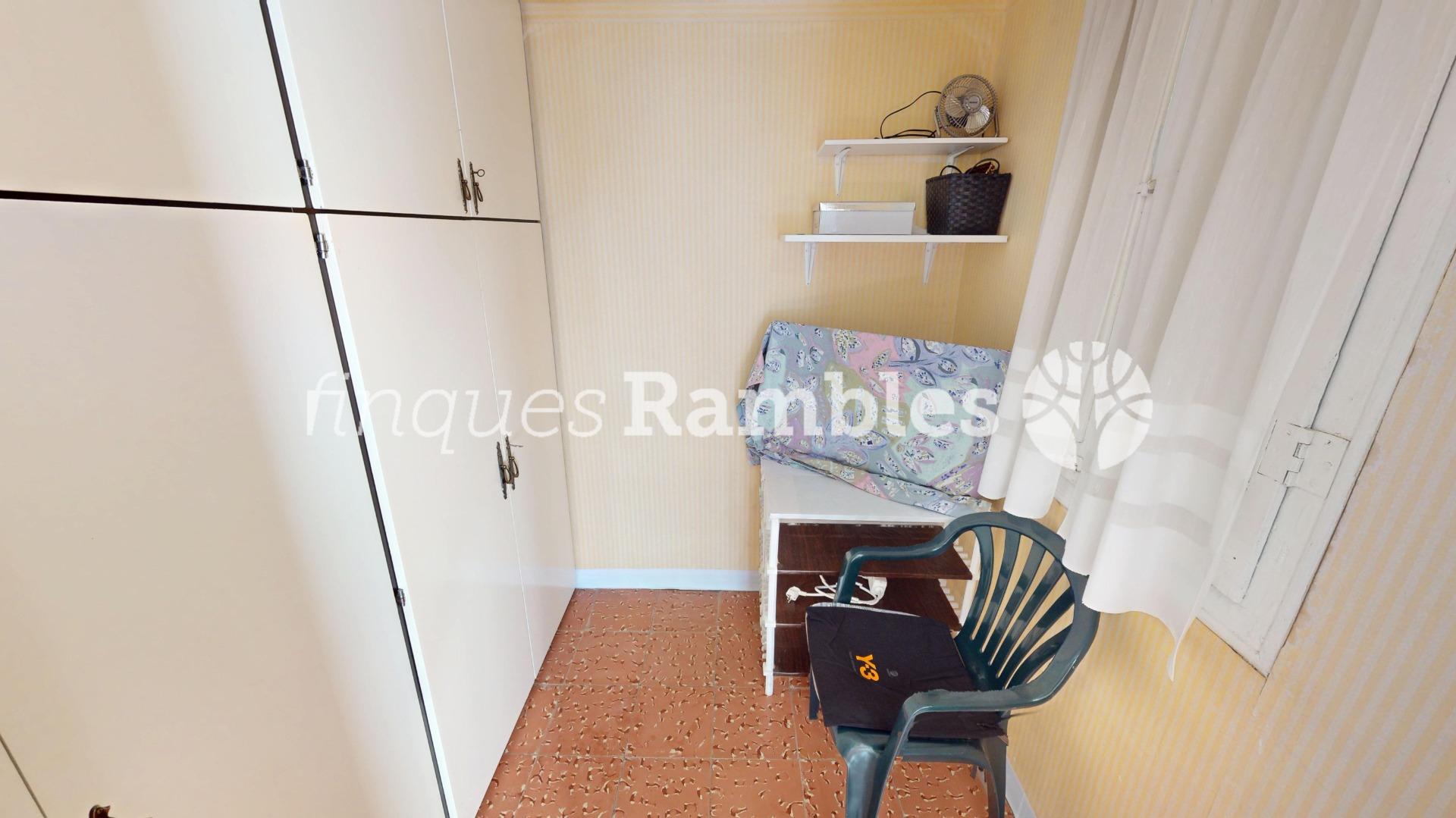 CASA AMB 3 PISOS AL CENTRE D’IGUALADA – 45 CASA AMB 3 PISOS AL CENTRE D’IGUALADA