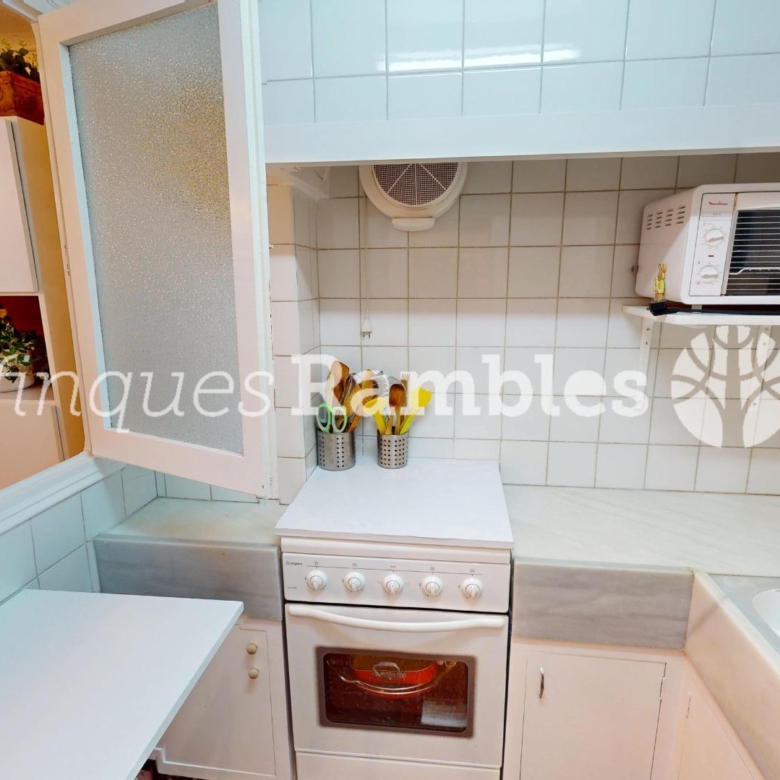 CASA AMB 3 PISOS AL CENTRE D’IGUALADA