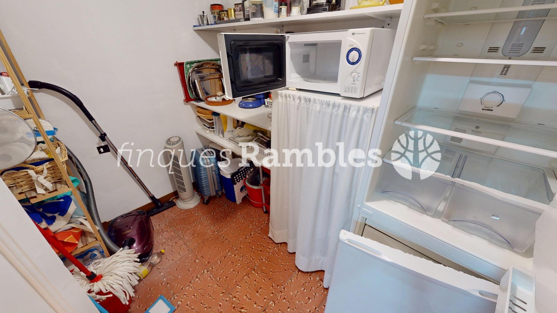 CASA AMB 3 PISOS AL CENTRE D’IGUALADA – 49 CASA AMB 3 PISOS AL CENTRE D’IGUALADA