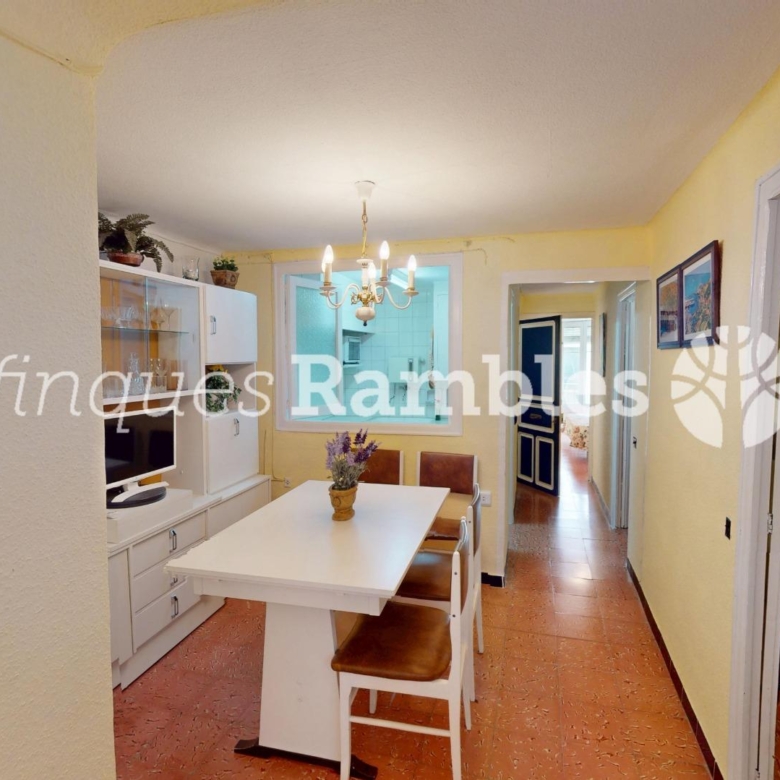 CASA AMB 3 PISOS AL CENTRE D’IGUALADA