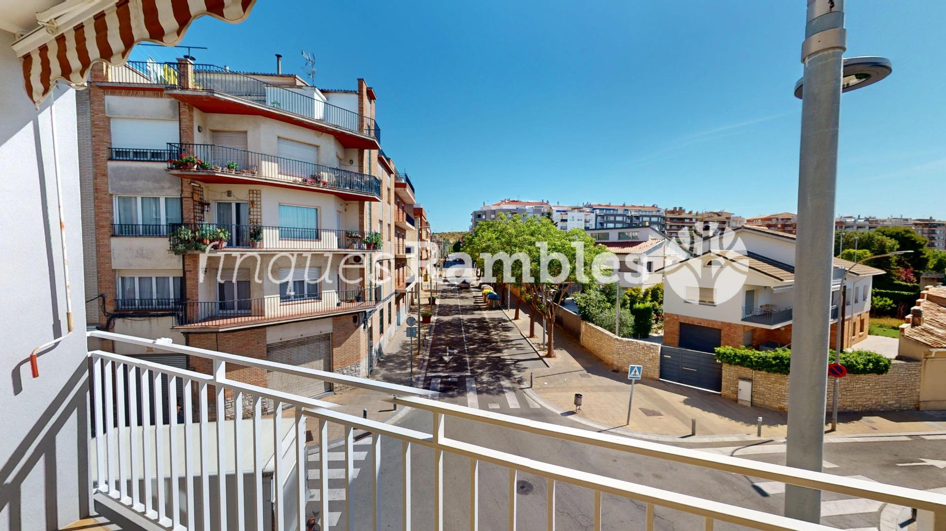 Oportunitat a Set Camins amb pàrquing i ascensor