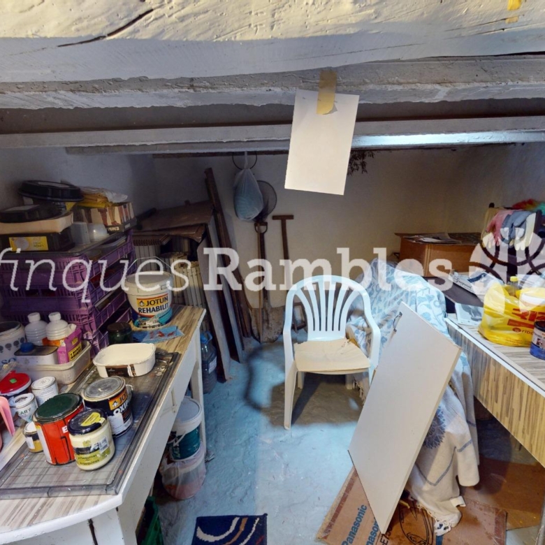 CASA AMB 3 PISOS AL CENTRE D’IGUALADA