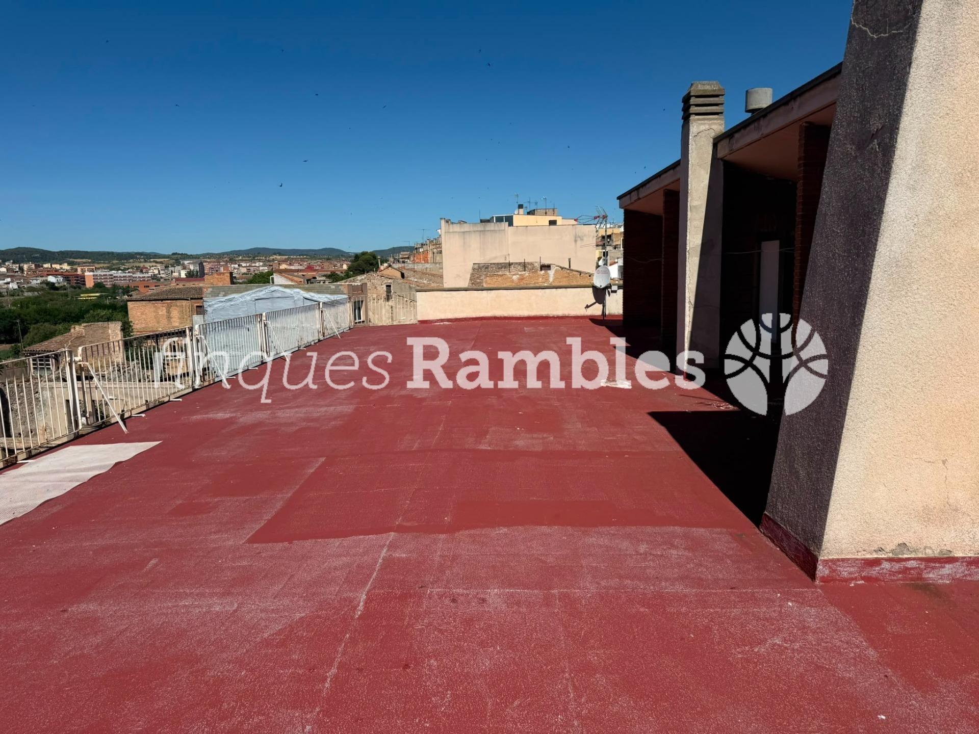 ESPECTACULAR FINCA SINGULAR AMB GRANS TERRASSES – 24 ESPECTACULAR FINCA SINGULAR AMB GRANS TERRASSES