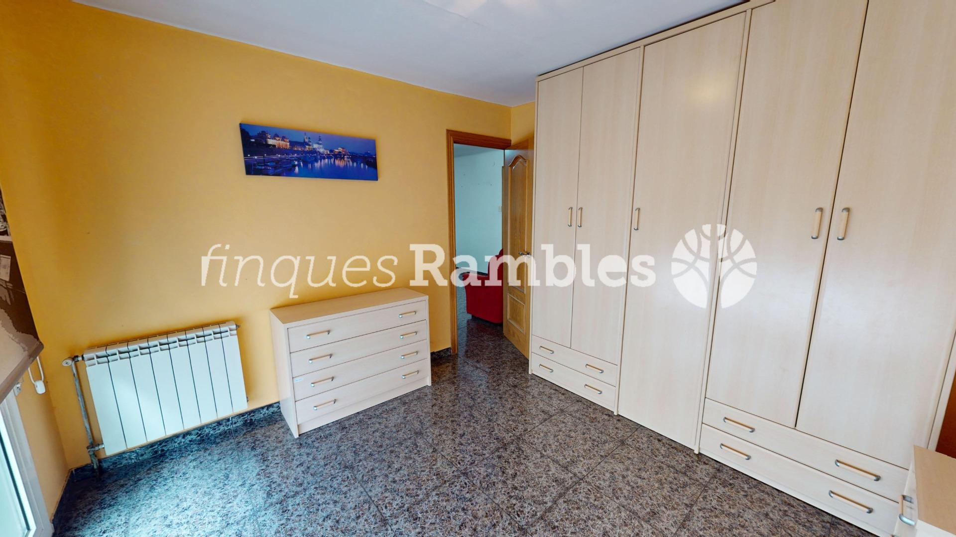 Casa con gran garaje, terraza reformada y múltiples espacios en Vilanova del Camí – 10 Casa con gran garaje, terraza reformada y múltiples espacios en Vilanova del Camí