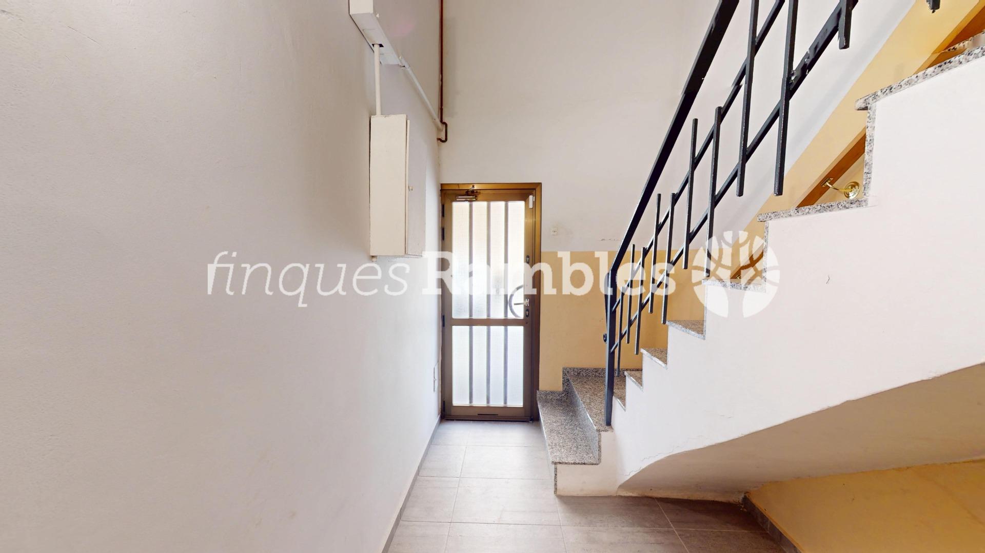 Casa con gran garaje, terraza reformada y múltiples espacios en Vilanova del Camí – 13 Casa con gran garaje, terraza reformada y múltiples espacios en Vilanova del Camí