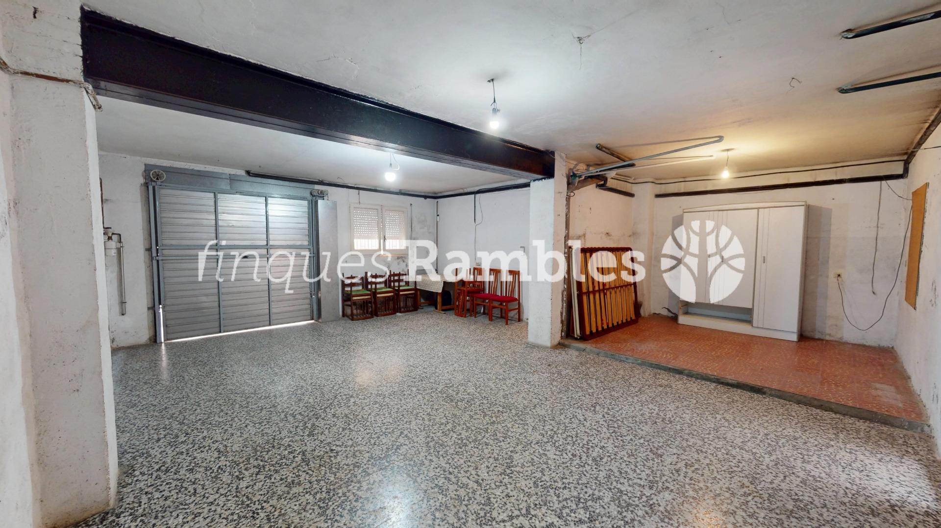 Casa con gran garaje, terraza reformada y múltiples espacios en Vilanova del Camí – 15 Casa con gran garaje, terraza reformada y múltiples espacios en Vilanova del Camí
