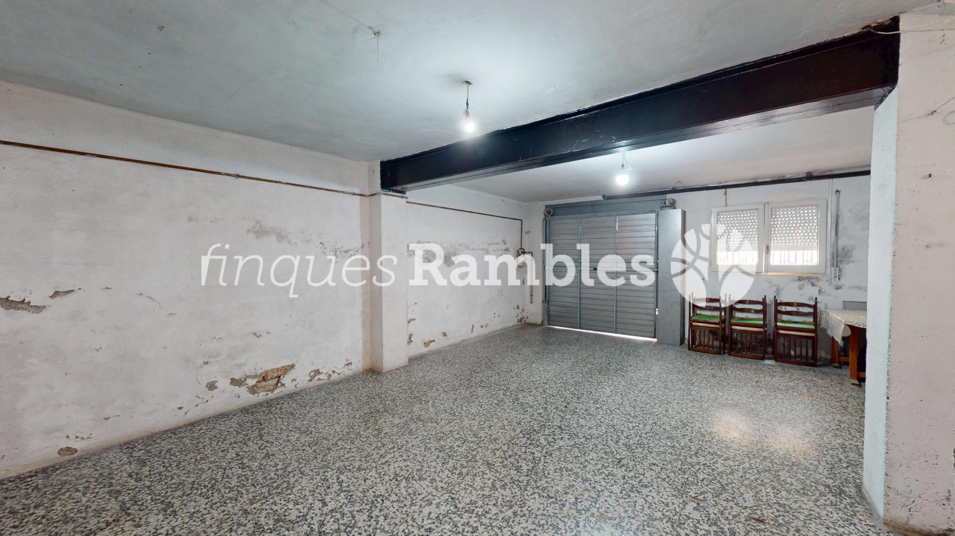 Casa con gran garaje, terraza reformada y múltiples espacios en Vilanova del Camí – 16 Casa con gran garaje, terraza reformada y múltiples espacios en Vilanova del Camí