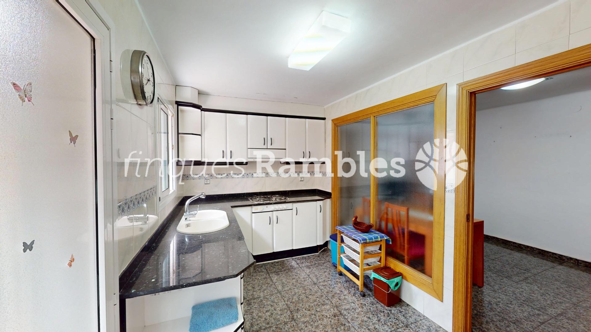 Casa con gran garaje, terraza reformada y múltiples espacios en Vilanova del Camí – 2 Casa con gran garaje, terraza reformada y múltiples espacios en Vilanova del Camí