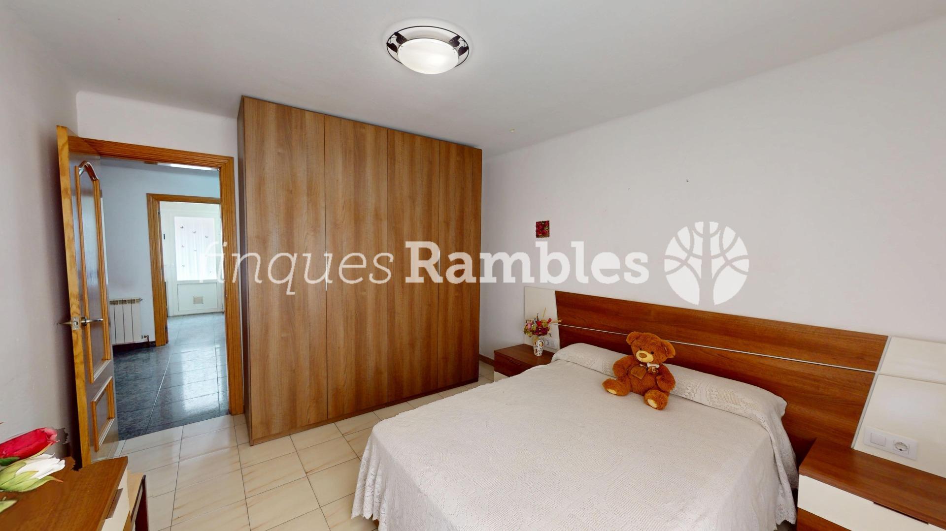 Casa con gran garaje, terraza reformada y múltiples espacios en Vilanova del Camí – 5 Casa con gran garaje, terraza reformada y múltiples espacios en Vilanova del Camí