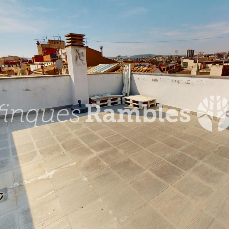 ESPECTACULAR ÀTIC, AMB DUES TERRASSES PRIVADES!