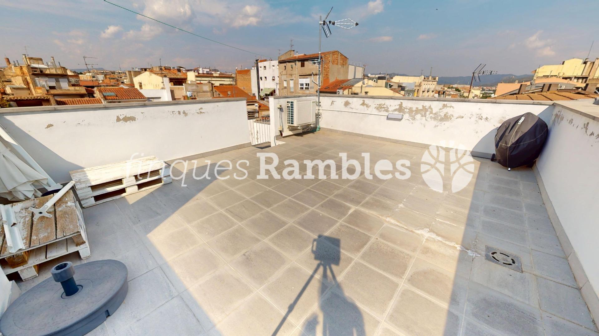ESPECTACULAR ÀTIC, AMB DUES TERRASSES PRIVADES! – 11 ESPECTACULAR ÀTIC, AMB DUES TERRASSES PRIVADES!