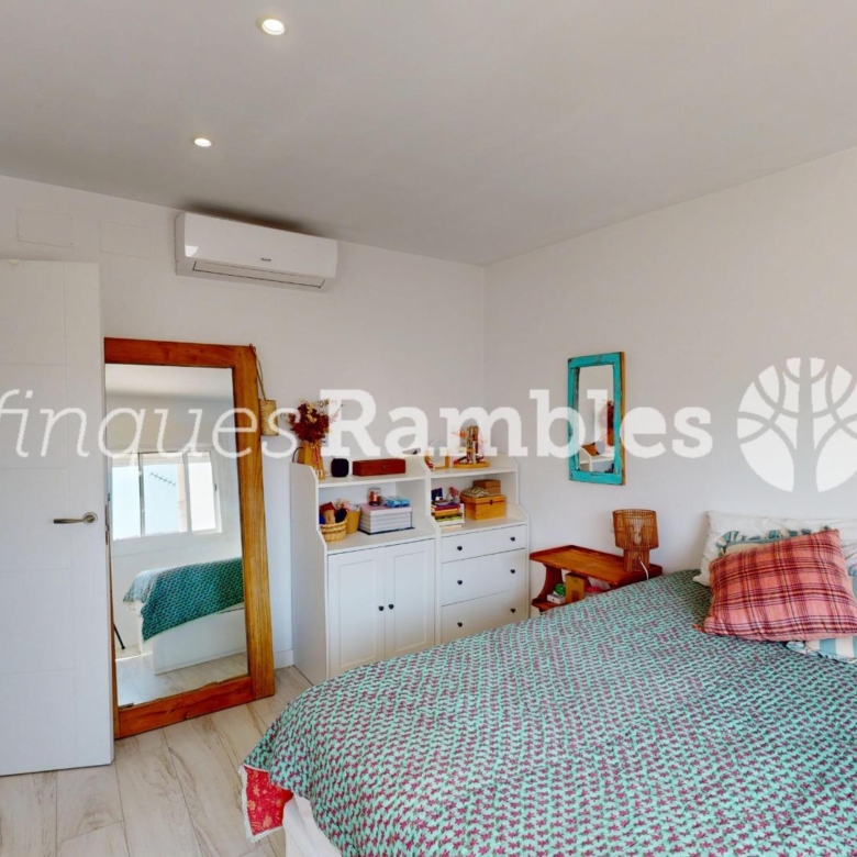 ESPECTACULAR ÀTIC, AMB DUES TERRASSES PRIVADES!