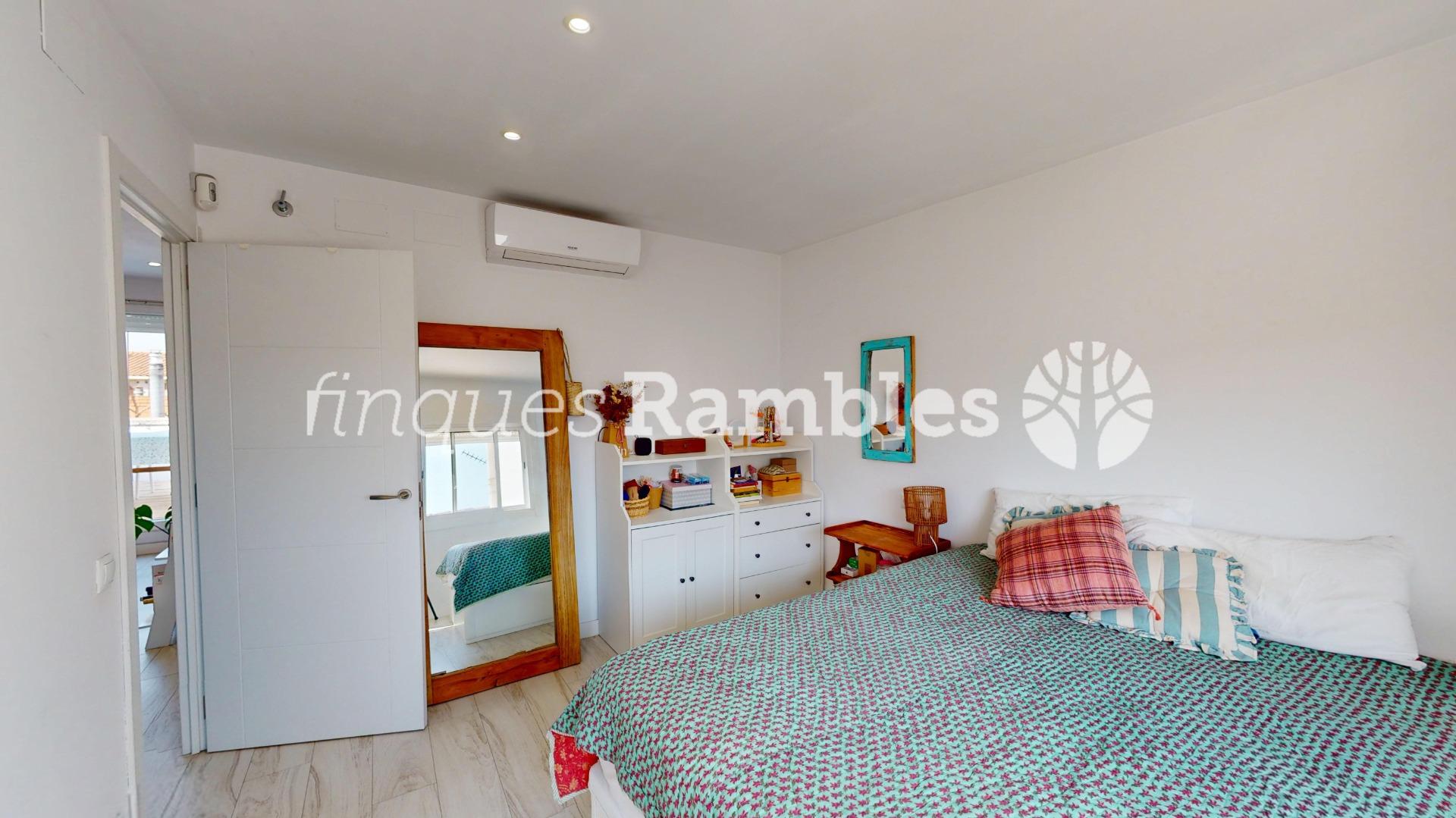 ESPECTACULAR ÀTIC, AMB DUES TERRASSES PRIVADES! – 13 ESPECTACULAR ÀTIC, AMB DUES TERRASSES PRIVADES!
