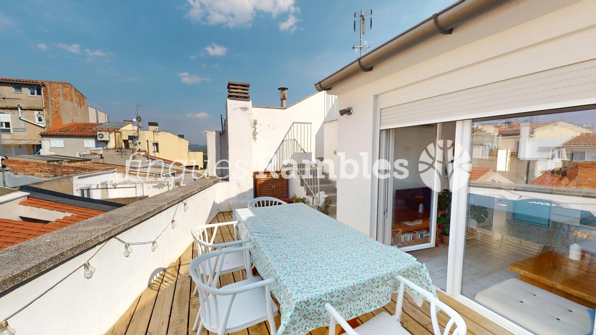 ESPECTACULAR ÀTIC, AMB DUES TERRASSES PRIVADES! – 2 ESPECTACULAR ÀTIC, AMB DUES TERRASSES PRIVADES!