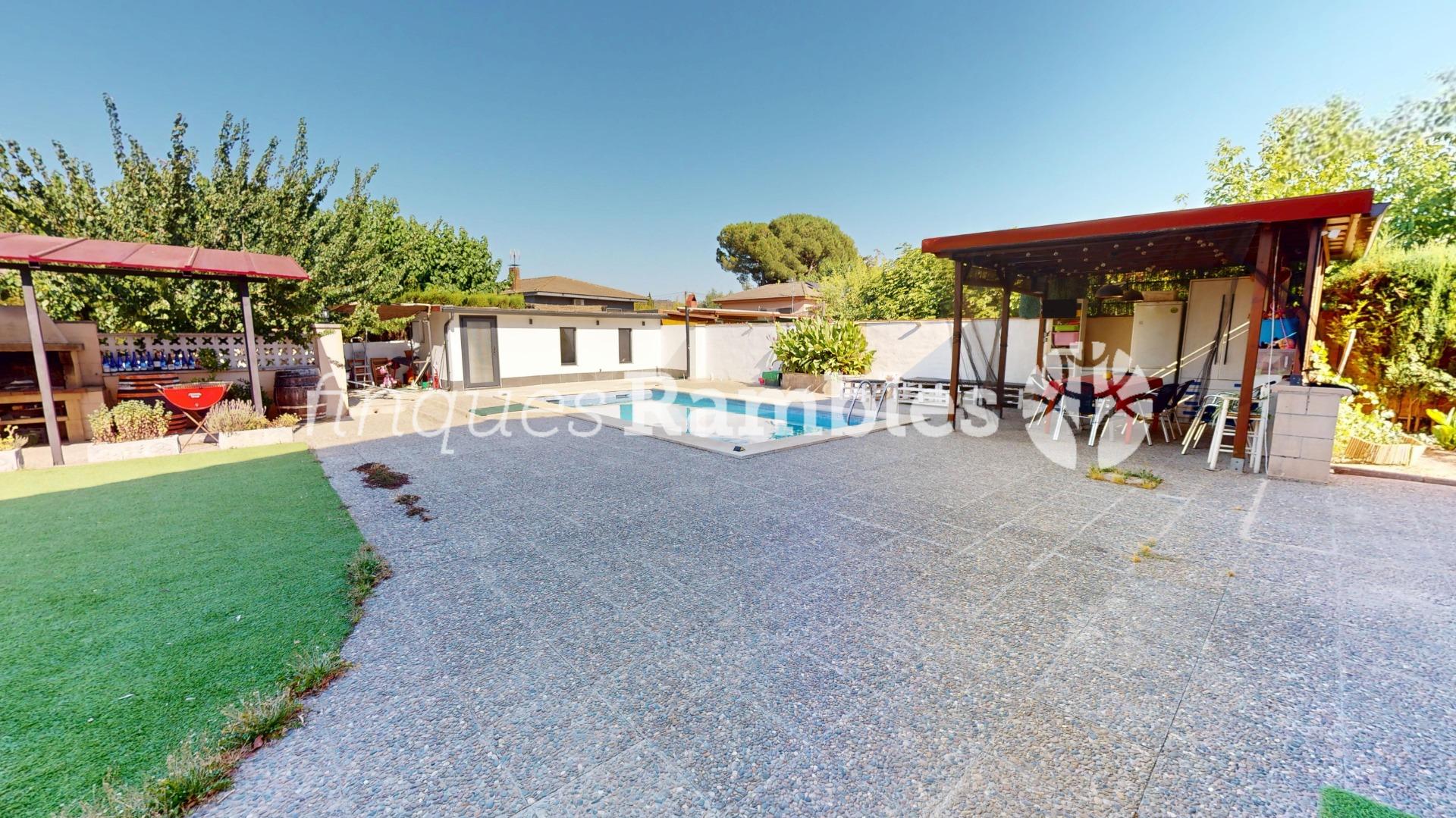 Chalet – La Torre de Claramunt (El xaro 2)