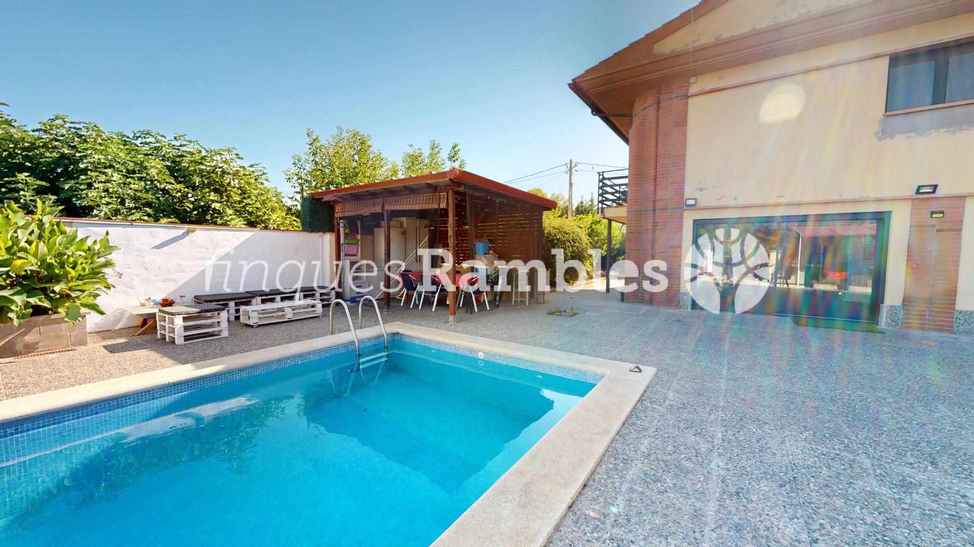 Chalet – La Torre de Claramunt (El xaro 2)