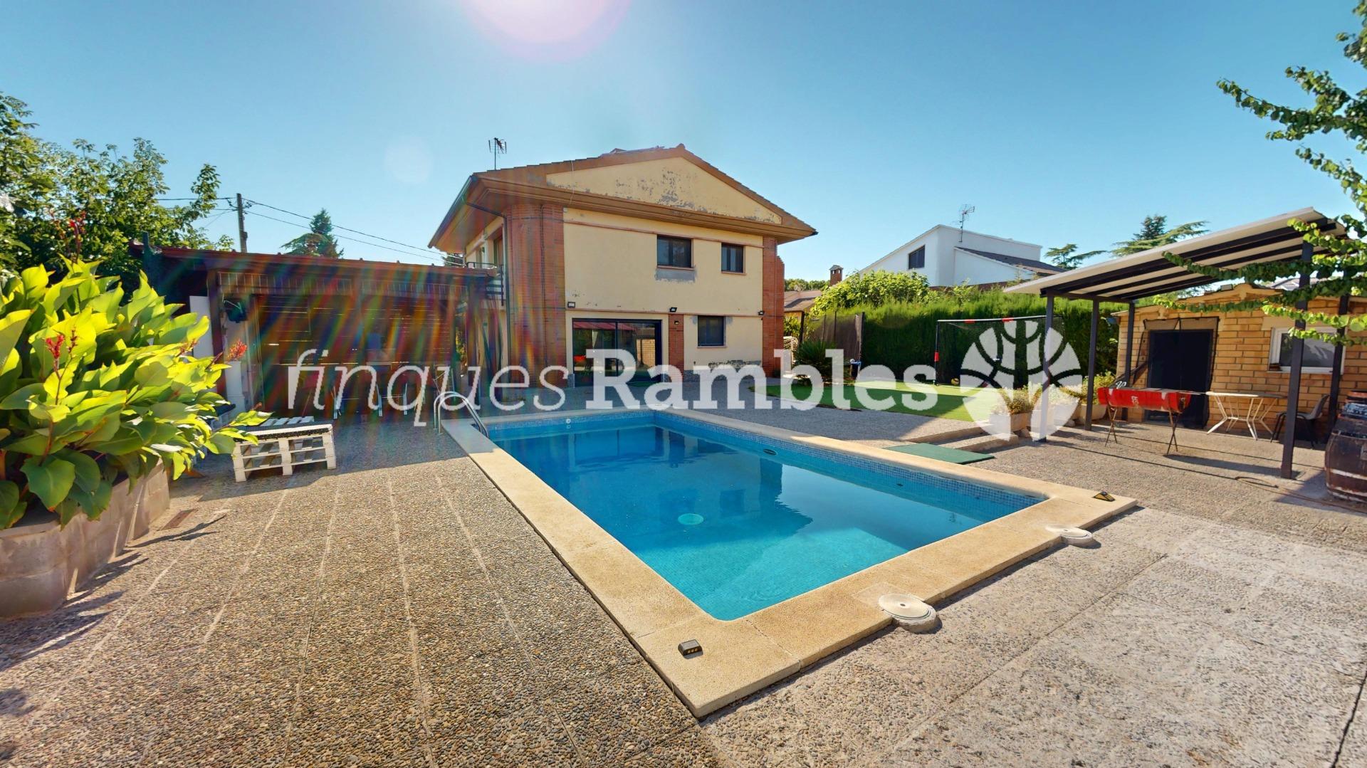 Chalet – La Torre de Claramunt (El xaro 2)