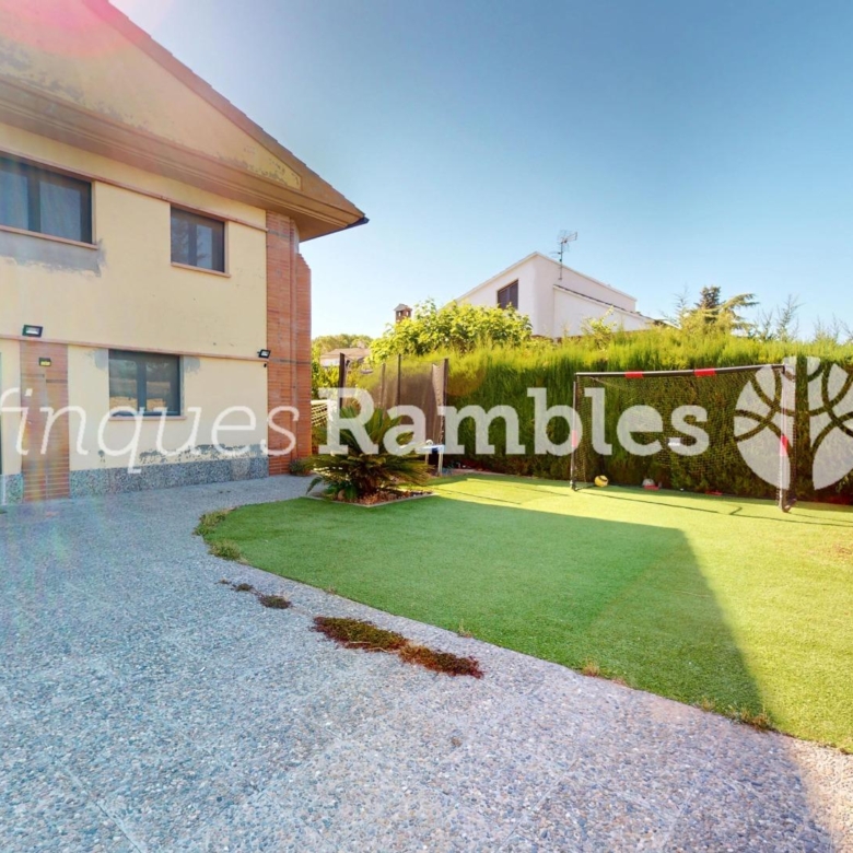 Chalet – La Torre de Claramunt (El xaro 2)